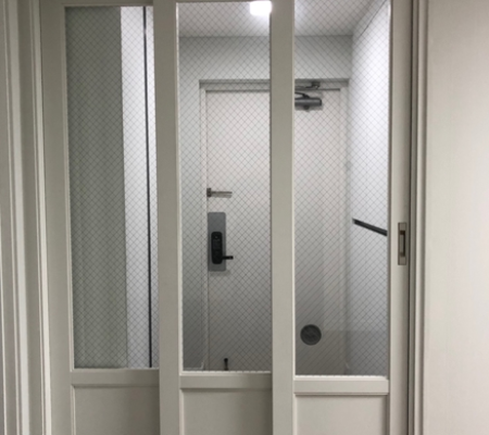 모던 심플리티: 평택 상익아파트에서 만나는 화이트 무광과 블랙의 향연