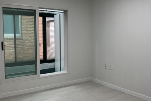 모던한 블랙&화이트 인테리어로 변신한 수원 영통동 빌라 현장, 단열 강화를 위한 경질우레탄 폼 시공