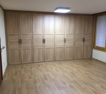 현대성우 1차 65평형 인테리어: 씽크대, 전실신발장, 타일 등의 시공과 노후된 공간 개선으로 새로운 삶의 시작