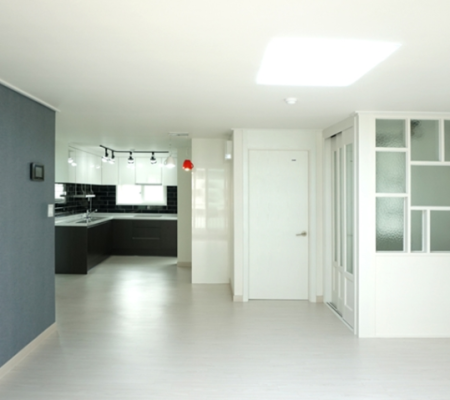 SK 선경아파트 인테리어: 작은방 확장부터 전체 공사까지, 친환경 접착제로 완성한 32평 아파트 리모델링