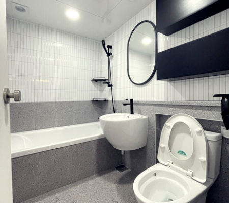 클래스와 우아함이 조화된 웨인스 코팅 인테리어로 변신한 신촌마을 포스홈 2차 아파트