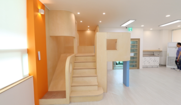 곡선과 원형으로 완성된 특별한 다락방 인테리어: 독창성 있는 공간의 아름다움