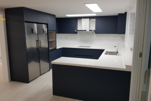 수원 동수원자이 아파트 주방인테리어: 고급 마블타일과 펫트제품으로 완성된 세련된 공간의 매력