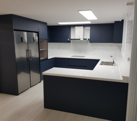 수원 동수원자이 아파트 주방인테리어: 고급 마블타일과 펫트제품으로 완성된 세련된 공간의 매력