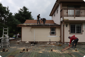 용인시 양지 푸르메마을 외부 부분공사 최고의 선택, 페인팅과 합성데크로 완성된 아름다운 전원주택