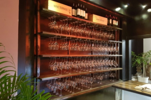 매혹적인 와인 세계를 만나는 빈티지 인테리어