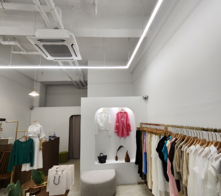 미드센투리 인테리어로 완벽한 9평 보세 옷가게, 트렌디하고 실용적인 공간으로 탄생!