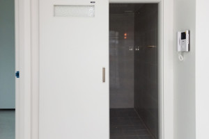 동탄 신도시의 변화를 이끌다: 벽부형 행거도어 시공 사례로 보는 혁신적인 인테리어