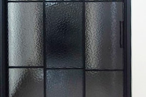 분당 수내동에서 만나는 모던 거실의 새로운 얼굴: 초슬림 3연동 중문 & 망입금사유리로 완성한 인테리어 후기