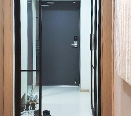 좁은 현관, 넓은 가능성! 태영데시앙 양방향 슬림 중문으로 완벽 변신