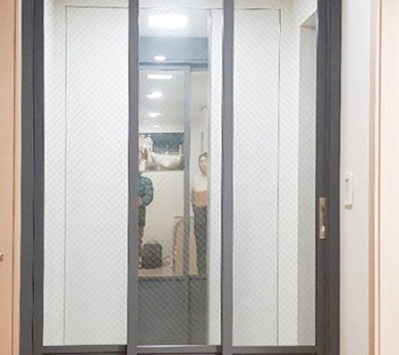 위례신도시 자연앤 센트럴 자이: 슬림 3연동 중문으로 완성한 현관 인테리어의 새로운 기준