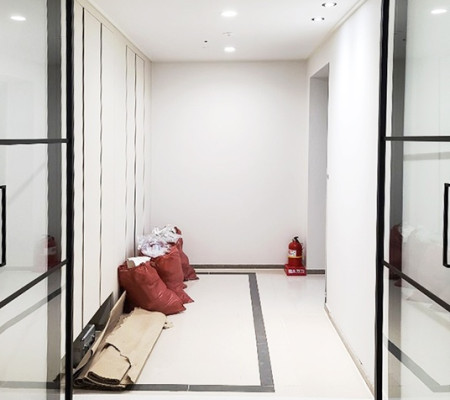 송도 호반베르디움 더퍼스트: 세련된 블랙 슬림 중문 인테리어 시공의 모든 것