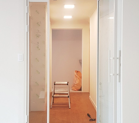 “종로구 구기동 동진빌라 중문인테리어: 슬림비양개로 공간을 극대화하세요!”