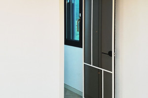 수지구 고기동 중문시공: 양방향 스윙도어로 어린이집 공간 혁신하기!