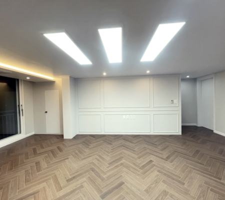 바닥의 변신, 헤링본 패턴 강마루로 완성한 33평 동탄 아파트 인테리어!